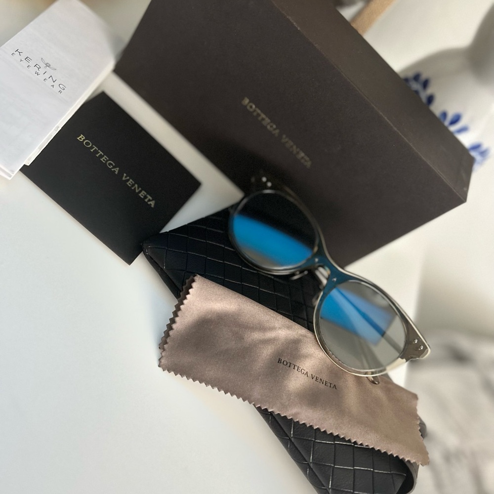LIKE NEW- Bottega Veneta Cat Eye Mirror Metal Sunnies